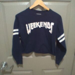 Women's Weekends Navy Blue Cropped T Shirt Long Sleeves Size Small